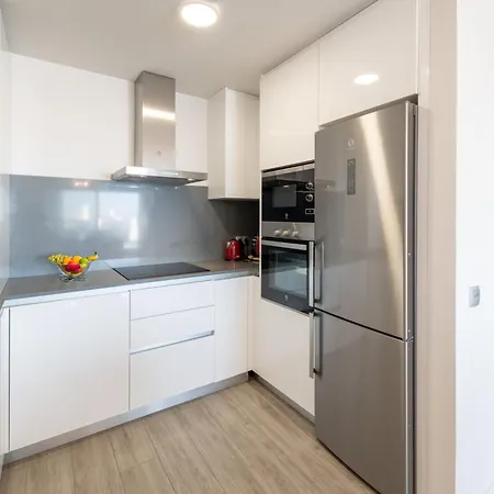 Le Mirage Modern With Sea Views Апартаменты *
