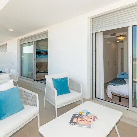 Le Mirage Modern With Sea Views Апартаменты